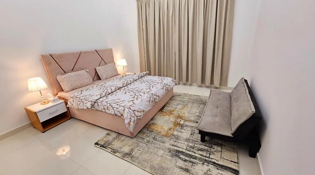 Elegant Villa Rooms In Dubai Near Airport 0*,